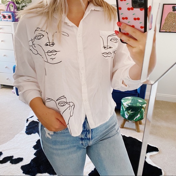 currentlylily Tops - Button up white blouse face graphic outline